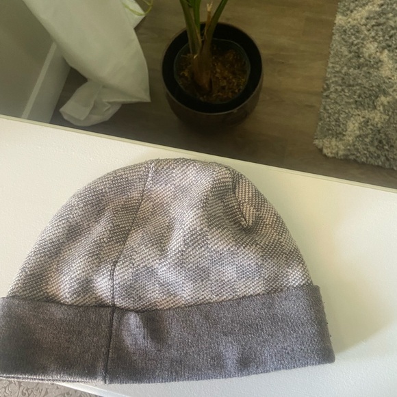 Tryna sell for 200 hmu if u have anything cheaper haven’t wear it - Picture 2 of 3